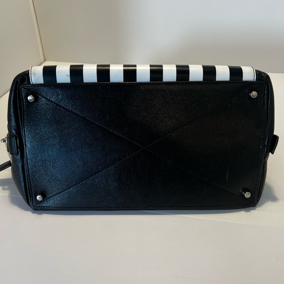 Black and White Marc Jacobs bag - Picture 4 of 8
